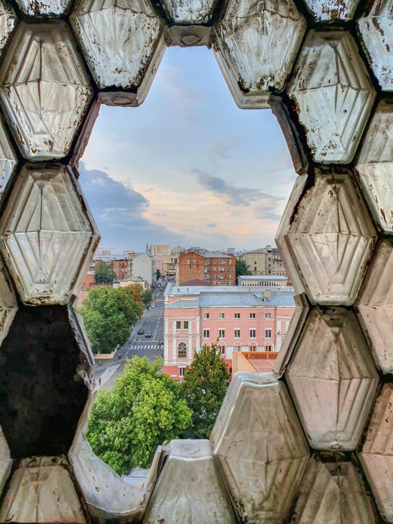 Two-Floor Apartments And Studio 2-Х Этажные Апартаменты И Студия В Самом Центре ハルキウ エクステリア 写真